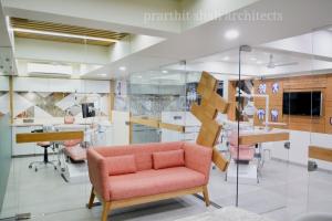 modern-dental--office--prarthit-shah-architects-3ed (1)